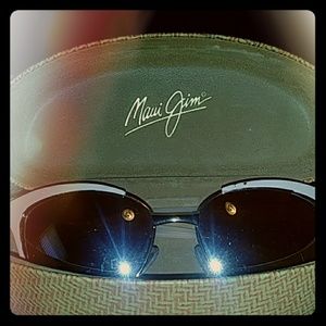 Maui Jim glass case with sunglasses